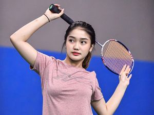 5 Potret Chandrika Chika Main Bulutangkis, Netizen Auto Rela Di-smash