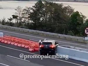 Permintaan Maaf Emak-emak Geser Barrier Tol Demi Putar Balik Fortuner