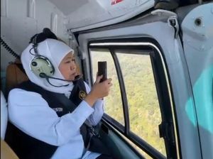 Gubernur Khofifah Minta Tambahan Heli Padamkan Kebakaran Bromo