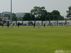 Jaga Kebugaran Pemain, Persib Gelar Pertandingan Internal