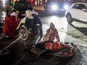 Momen Warga Maroko Tidur di Jalanan, Waspada Akan Gempa Susulan Momen Warga Maroko Tidur di Jalanan, Waspada Akan Gempa Susulan