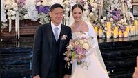 7 Gaya Megah Pamela Bowie Saat Menikah, Bak Putri Raja