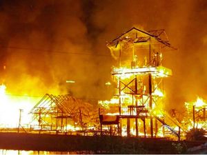 Pattaya Floating Market Kebakaran, Gajah Diamankan