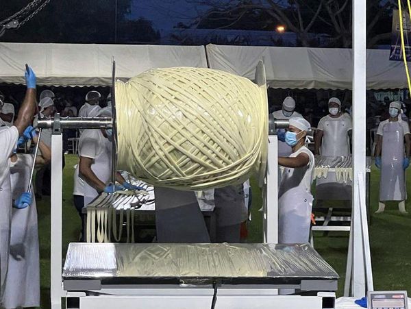 Penampakan Bola Keju 558 Kg di Meksiko yang Pecahkan Rekor Dunia