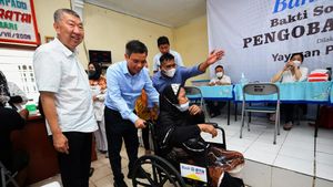 Pengobatan Gratis untuk Warga di Surabaya