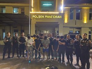 Polisi Amankan 10 Pemuda Hendak Tawuran di Jaksel, 2 Celurit Disita