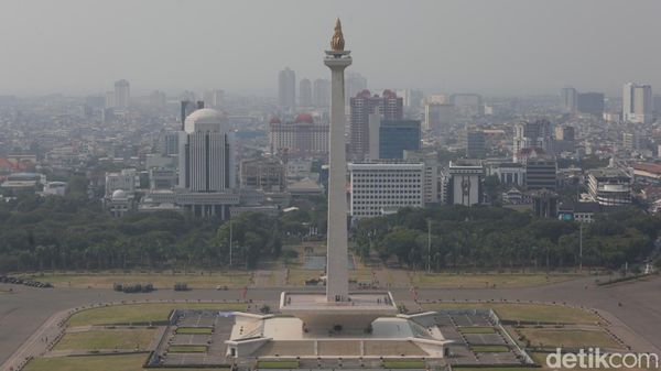 Potret Kota Jakarta Berselimut Polusi