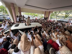 Tiba di Sumbar, Prabowo Disambut Teriakan Presiden