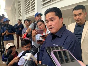 Ketum PSSI Tinjau Coaching Clinic Legenda Dortmund dengan PFA Ketum PSSI Tinjau Coaching Clinic Legenda Dortmund dengan PFA