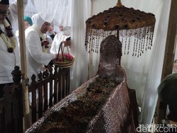 Tour de Wali Songo Sampai Makam Sunan Bonang, Menaker Doakan Anies-Cak Imin