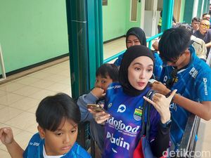 Antusiasme Bobotoh Jelang Persib All Stars Vs BVB Legends Antusiasme Bobotoh Jelang Persib All Stars Vs BVB Legends
