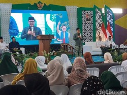 Sehari di Jombang, Cak Imin Sowan Kiai-kiai Ponpes Minta Doa Maju Cawapres