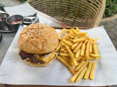 Burger Klasik Amerika hingga French Toast Enak Ada di Restoran Ini
