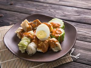Kisah Orang Kaya Gabut Jualan Makanan, Donat Kampung hingga Siomay Kisah Orang Kaya Gabut Jualan Makanan, Donat Kampung hingga Siomay