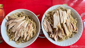 Topping Ayam Kampung Melimpah, Sarapan Bakmi Ayam di Sini Dijamin Kenyang!