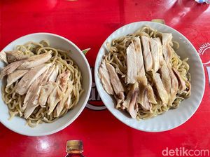 Topping Ayam Kampung Melimpah, Sarapan Bakmi Ayam di Sini Dijamin Kenyang!