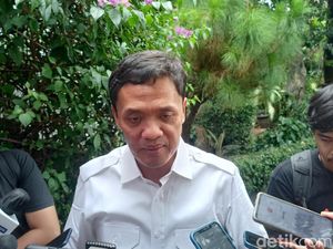 Deddy Sitorus PDIP Unggah Foto Prabowo Bareng Wamentan, Gerindra Husnudzon Deddy Sitorus PDIP Unggah Foto Prabowo Bareng Wamentan, Gerindra Husnudzon