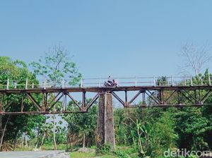 Uniknya Jembatan Rel Lori Belanda di Water Hill Desa Wisata Mranggen Klaten Uniknya Jembatan Rel Lori Belanda di Water Hill Desa Wisata Mranggen Klaten
