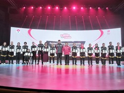 Kapolda Jabar Sabet Penghargaan dari Menpora