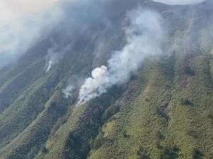 Bromo Masih Membara! TNBTS Sebut Masih Ada 1 Titik Api yang Belum Padam Bromo Masih Membara! TNBTS Sebut Masih Ada 1 Titik Api yang Belum Padam