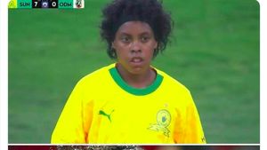 Foto Pesepakbola Wanita yang Viral Mirip Ronaldinho, Netizen Minta Tes DNA