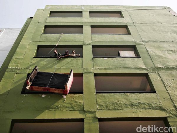 Atap Ambruk, Warga Rusun Marunda Direlokasi ke Rusun Nagrak
