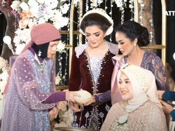 Ibunda Atta soal Orang Tua Lengkap Hadiri 7 Bulanan Aurel