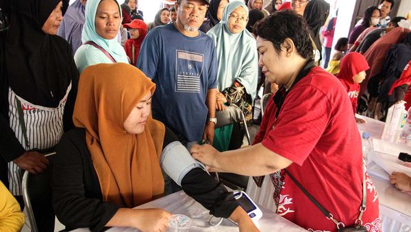 Baksos Pemeriksaan Kesehatan untuk Tumbuhkan Rasa Kepedulian di Palangkaraya