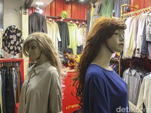 Dag-dig-dug Pasar Tanah Abang Kian Sepi Pembeli