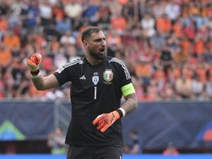 Man City Bidik Donnarumma Andai Ederson Cabut ke Arab Saudi