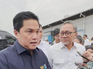 Dampingi Jokowi Bagikan Bansos, Erick Sebut Bulog dan ID FOOD Terlibat