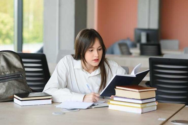 Kelahiran September dikenal sangat teliti dan detail/Foto:Freepik.com/Freepik Kamu kelahiran Bulan September terbiasa bekerja secara detail.