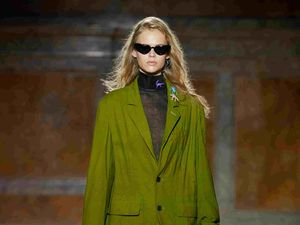 10 Koleksi Terbaru Coach Untuk Musim Semi 2024