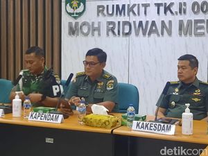 Kronologi Oknum TNI Lawan Arah Picu Kecelakaan Beruntun di Tol MBZ