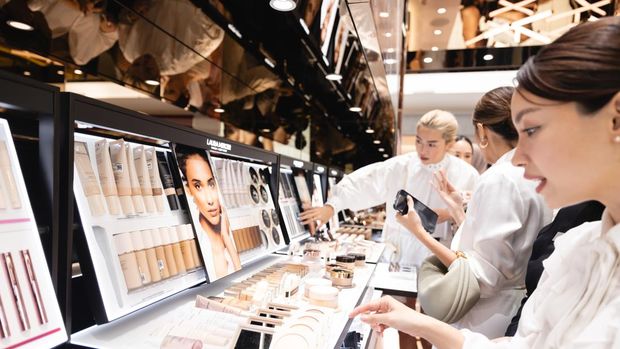 Laura Mercier Hadir di Plaza Indonesia