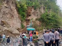  Longsor Melanda: Analisis Mendalam dan Upaya Mitigasi Terkini