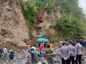 Detik-detik Horor Tebing Longsor di Karangasem Tewaskan 3 Orang Detik-detik Horor Tebing Longsor di Karangasem Tewaskan 3 Orang