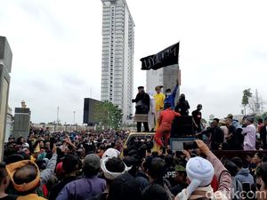 Masyarakat Melayu Protes Penggusuran Warga Pulau Rempang Batam