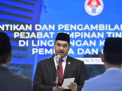 Menpora Lantik Ketua MUI dan Eks Dankor Brimob Jadi Deputi di Kemenpora