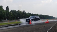 Mitsubishi XForce Punya Drive Mode Wet, Kapan Dipakai?