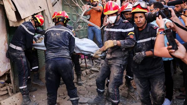 Potret Tim SAR Berpacu dengan Waktu Cari Korban Gempa Maroko