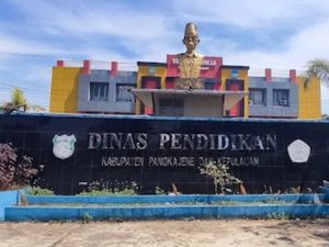 Disdik Pangkep Soal 3 Siswa SD Jalan Kaki 10 Km ke Sekolah: Geografis Sulit Disdik Pangkep Soal 3 Siswa SD Jalan Kaki 10 Km ke Sekolah: Geografis Sulit