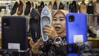 Siasat Pedagang Tanah Abang Jualan Online demi Pikat Pembeli