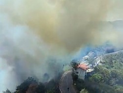 Kebakaran gegara Prewedding Pakai Flare Terus Menggila, Bromo Dikepung Asap