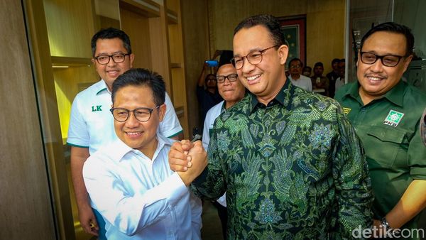 Anies Baswedan Berbatik Hijau ke Markas PKB, Disambut Cak Imin