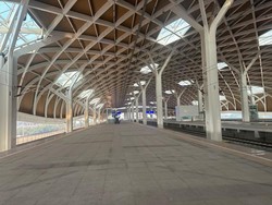 4 Pernyataan KCIC soal Viral Atap Stasiun Kereta Cepat Halim Bocor