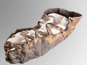 Sepatu Anak Berumur 2000 Tahun Sepatu Anak Berumur 2000 Tahun