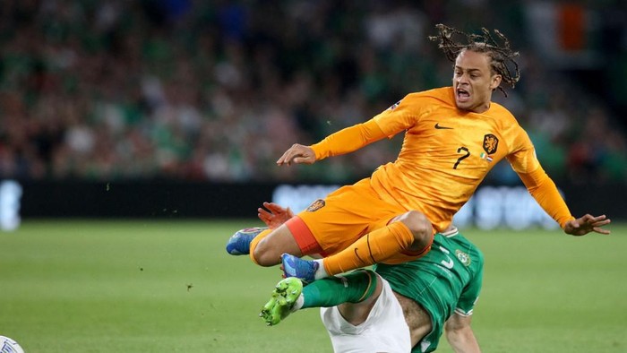 Irelands defender John Egan tackles Netherlands Xavi Simons during the UEFA Euro 2024 group B qualification football match between Republic of Ireland and Netherlands at Aviva Stadium in Dublin, Ireland on September 10, 2023. (Photo by Paul Faith / AFP)