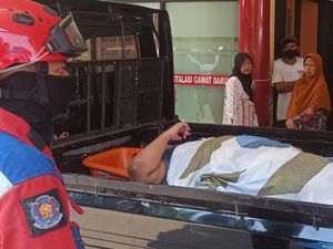 Tak Bisa Bangun Usai Terpeleset, Wanita 200 Kg di Jaksel Dibawa Damkar ke RS