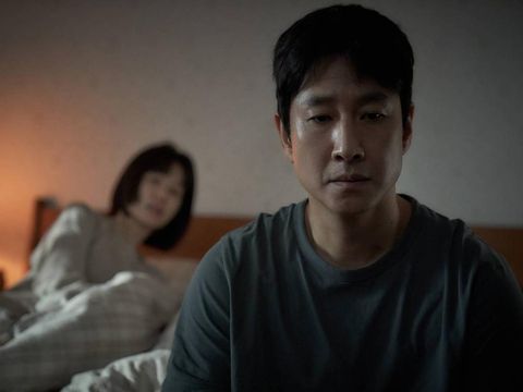 Lee Sun-kyun dan Jung Yu-mi dalam film Korea Sleep (2023).